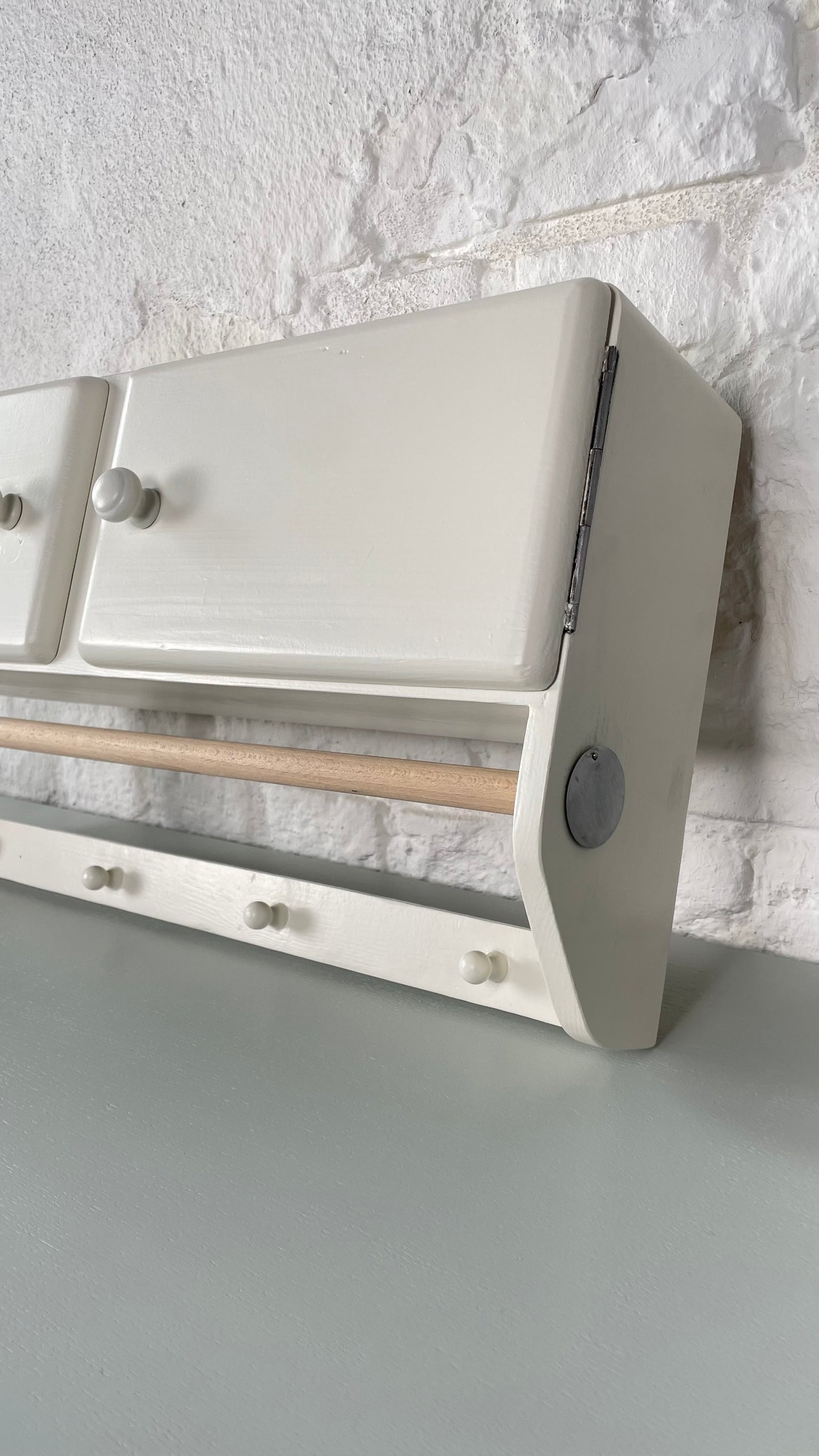 Vintage Küchenregal aus den 50er Jahren Wandregal mit Türen