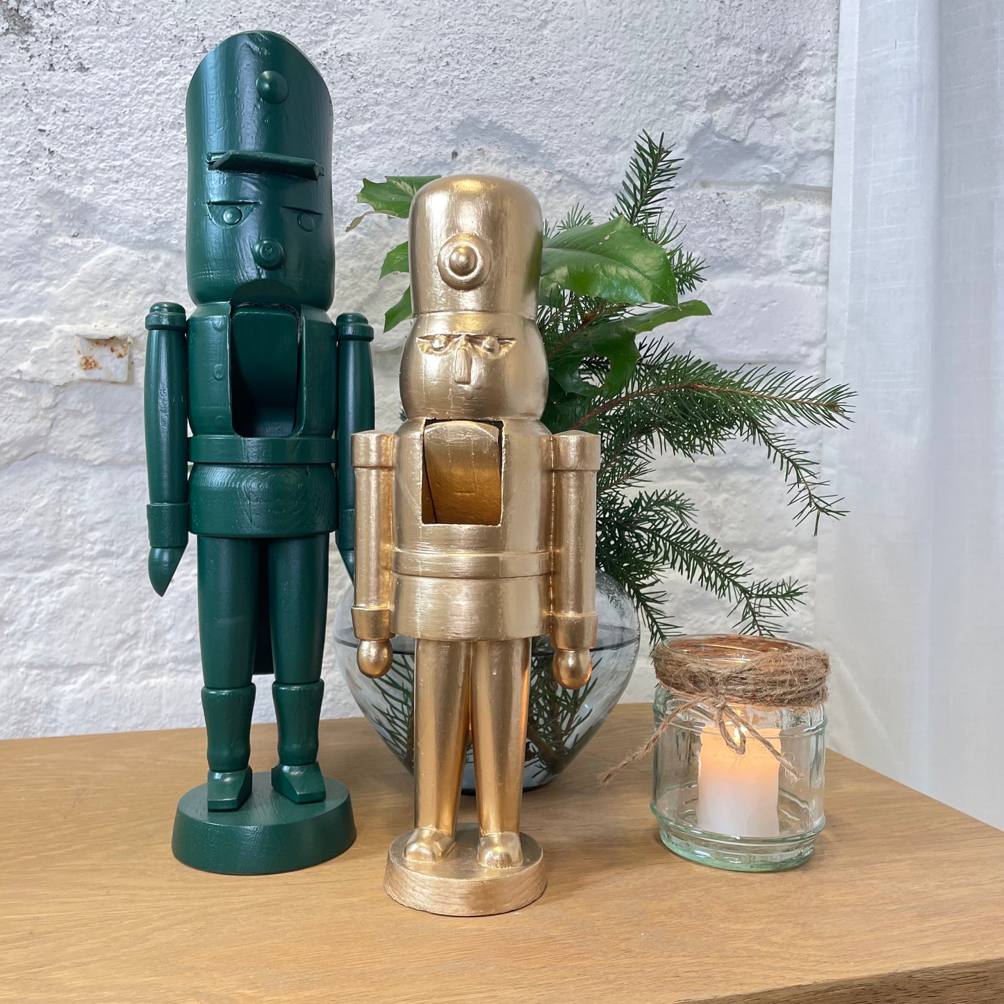 Nussknacker dunkelgrün