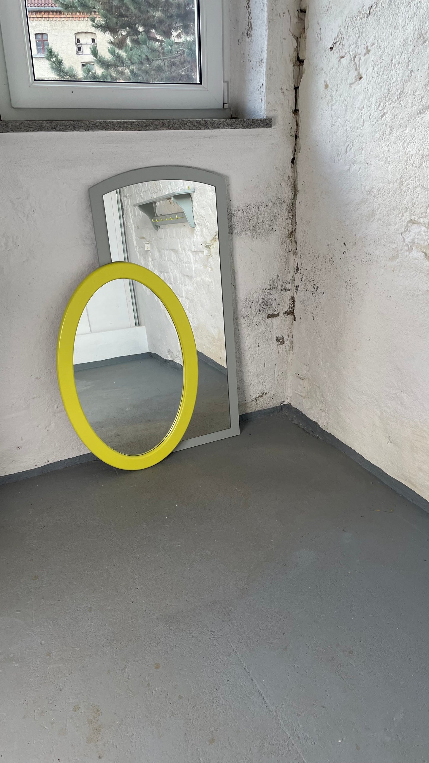 Ovaler Spiegel in Neongelb Wandspiegel