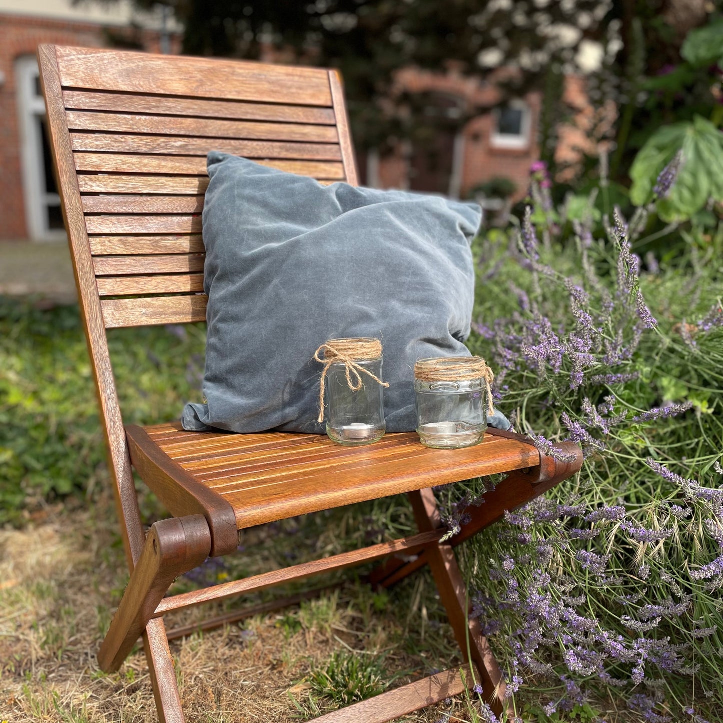 Klappbarer Gartenstuhl aus Teakholz | Handaufgearbeitet