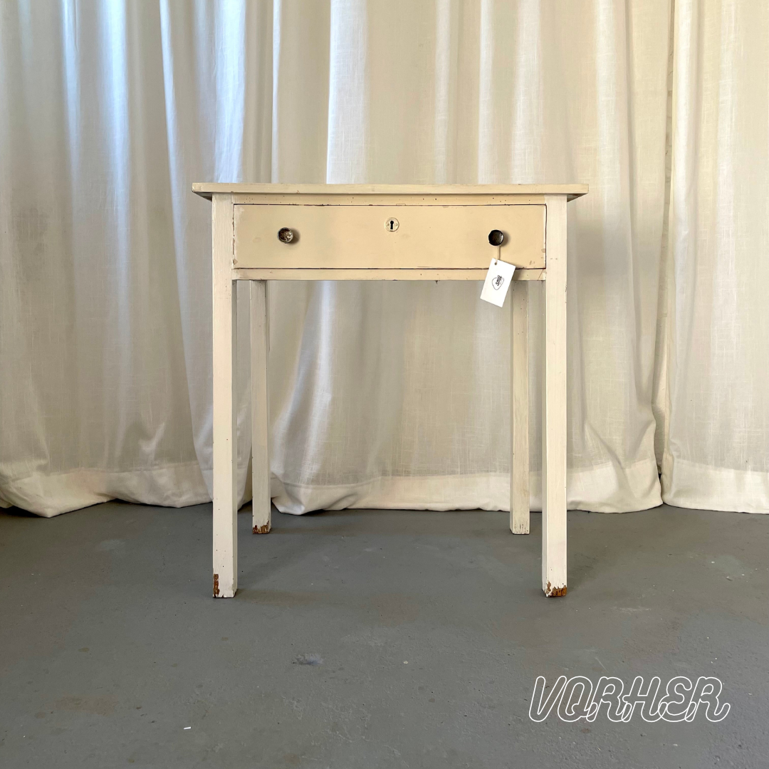 Konsolentisch aus Massivholz mit Schublade
