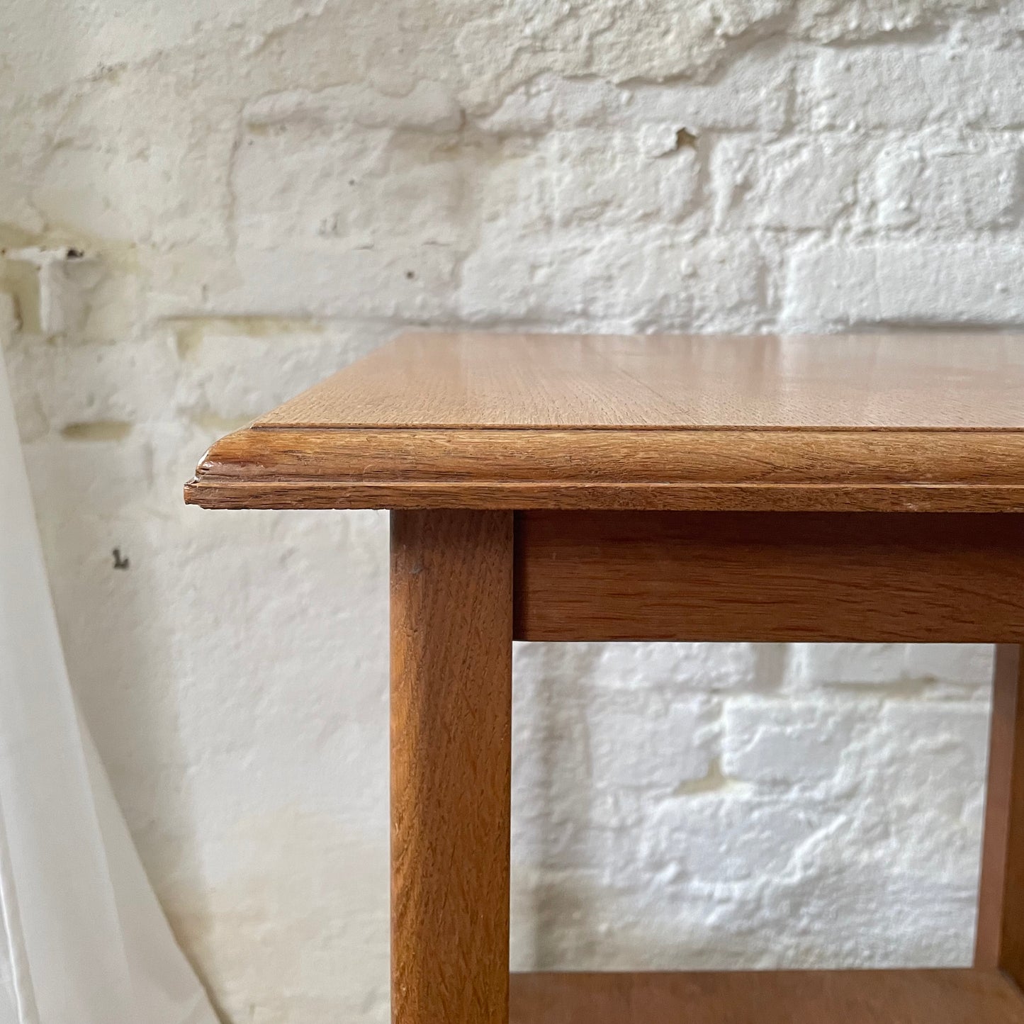 quadratischer Beistelltisch mit Rollen - individuell