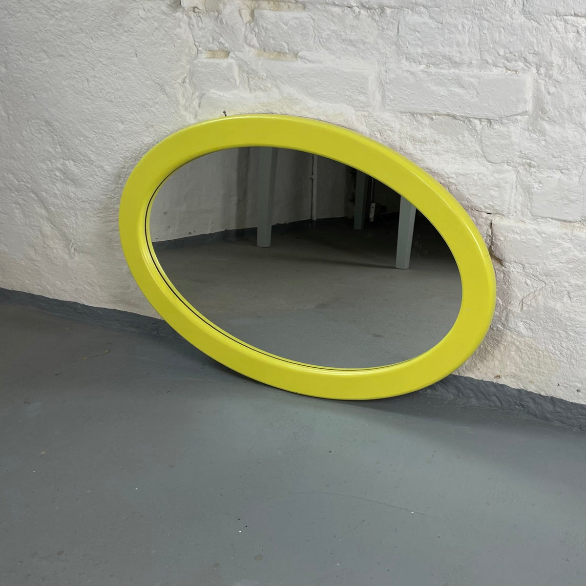 Ovaler Spiegel in Neongelb Wandspiegel – smü DESIGN