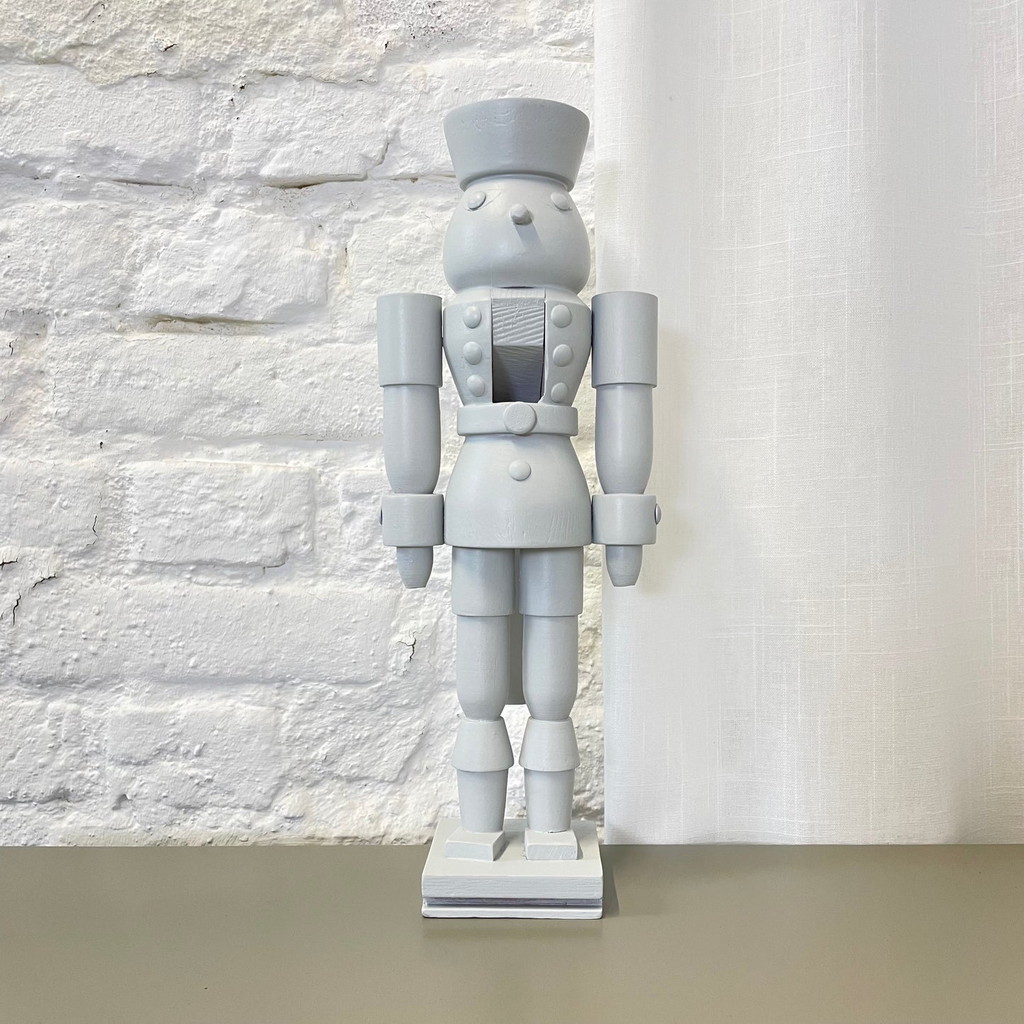 Nussknacker Hellgrau