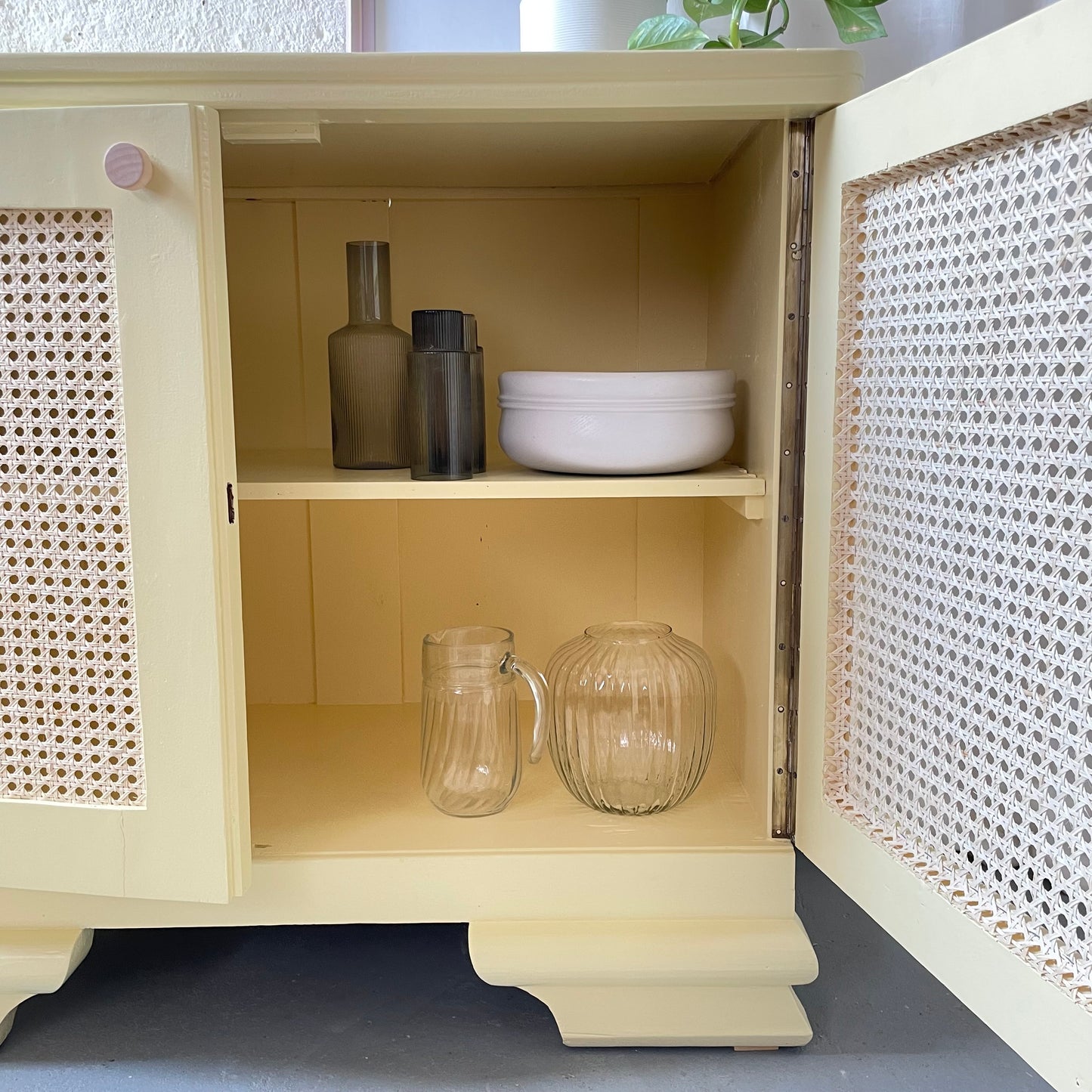 Kommode mit Wiener Geflecht | Vintage Landhausstil handaufgearbeitet