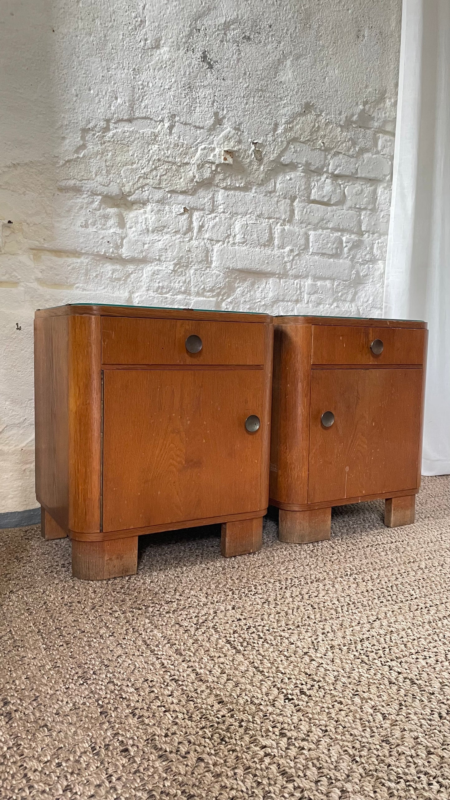 Nachttisch 50er Jahre aus Massivholz - individuell