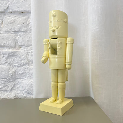 Nussknacker Buttergelb