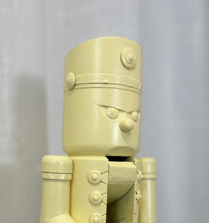 Nussknacker Buttergelb