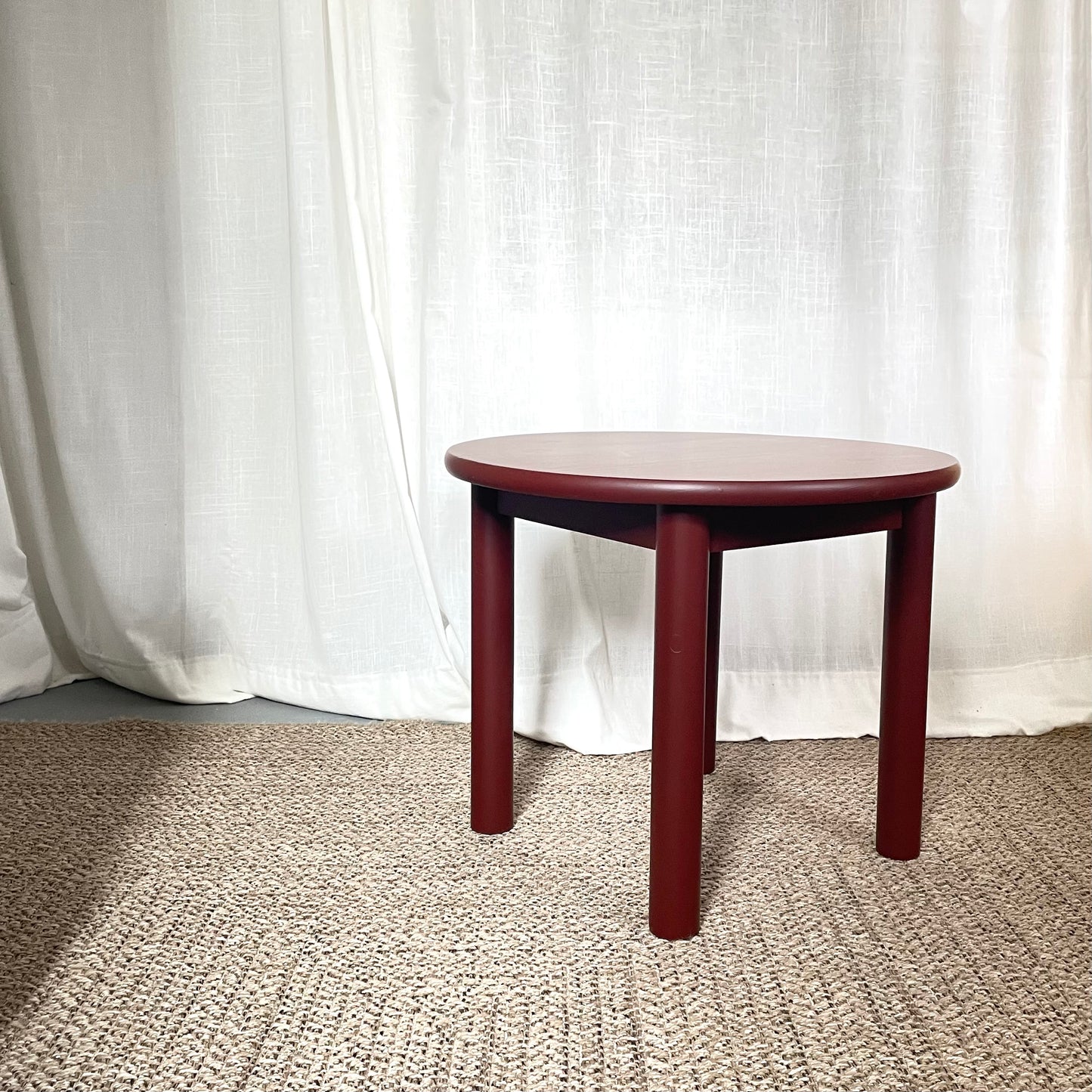 Runder Beistelltisch Dunkelrot | Massivholz Kiefer