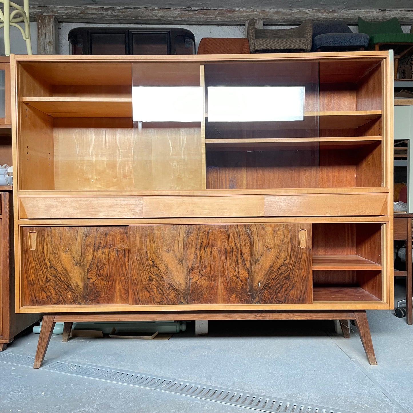 Highboard mit Vitrine - individuell