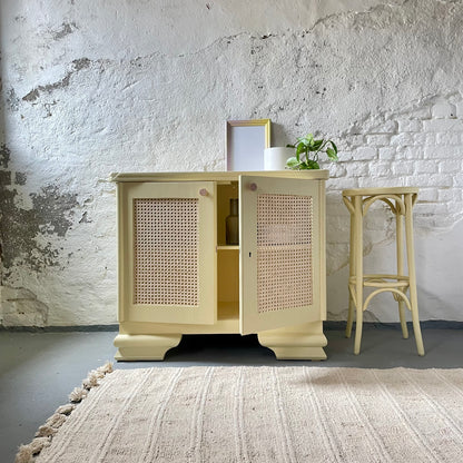 Kommode mit Wiener Geflecht | Vintage Landhausstil handaufgearbeitet