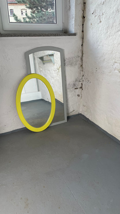 Ovaler Spiegel in Neongelb Wandspiegel