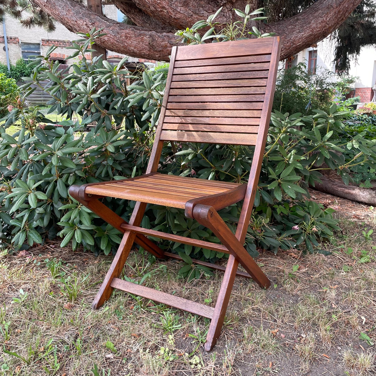 Klappbarer Gartenstuhl aus Teakholz | Handaufgearbeitet