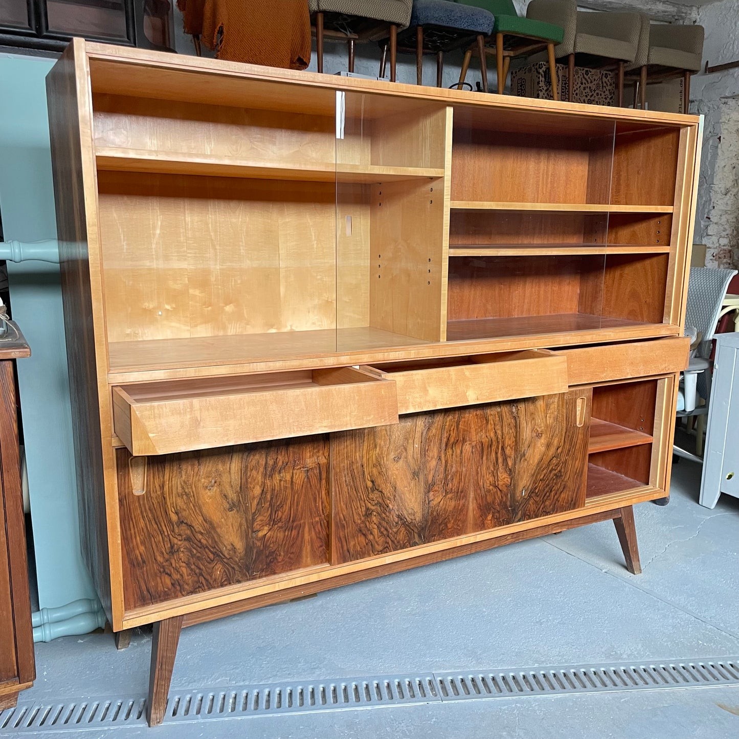 Highboard mit Vitrine - individuell