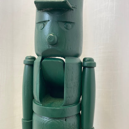 Nussknacker dunkelgrün