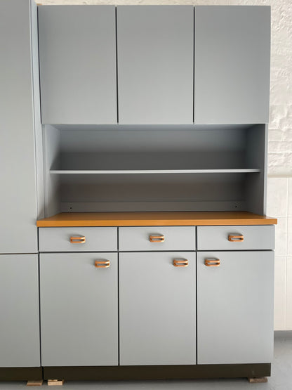 Vintageküche Hellerau Küche Besenschrank Küchenbuffet 70er Jahre