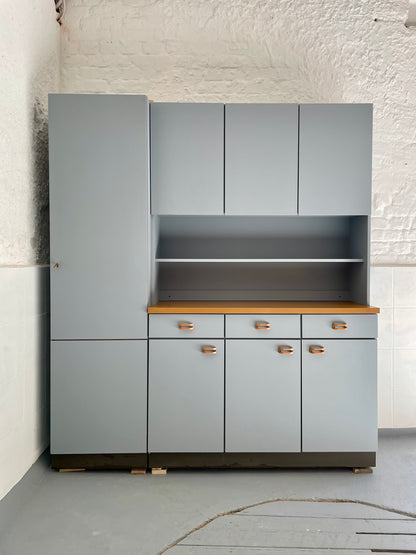 Vintageküche Hellerau Küche Besenschrank Küchenbuffet 70er Jahre